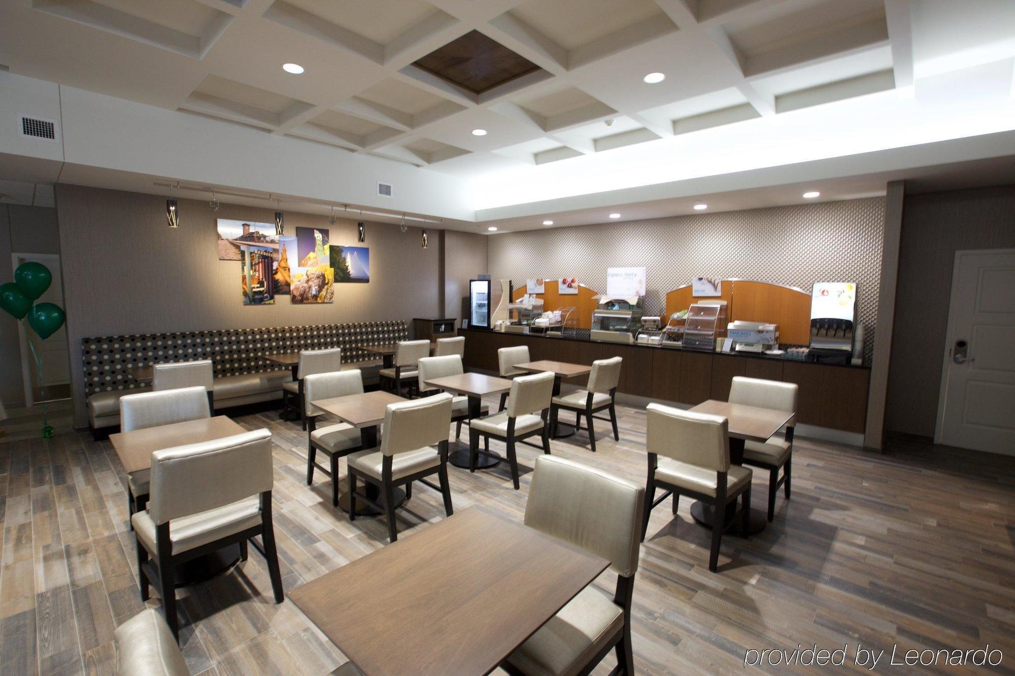 Holiday Inn Express Fargo Sw I94 Medical Center, An Ihg Hotel Exterior foto